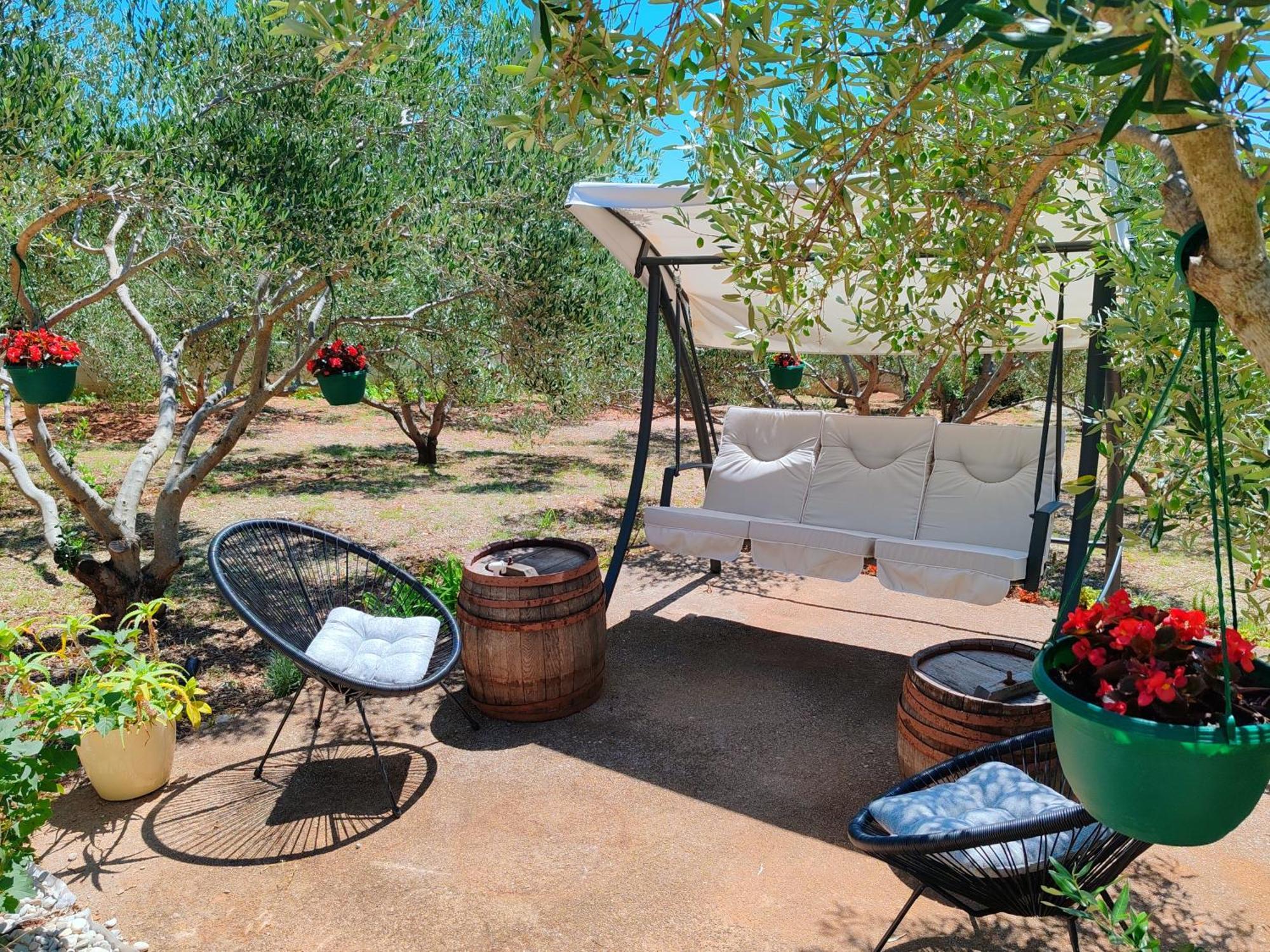 New!!! Xl Swimming Pool With Waterfall Vila