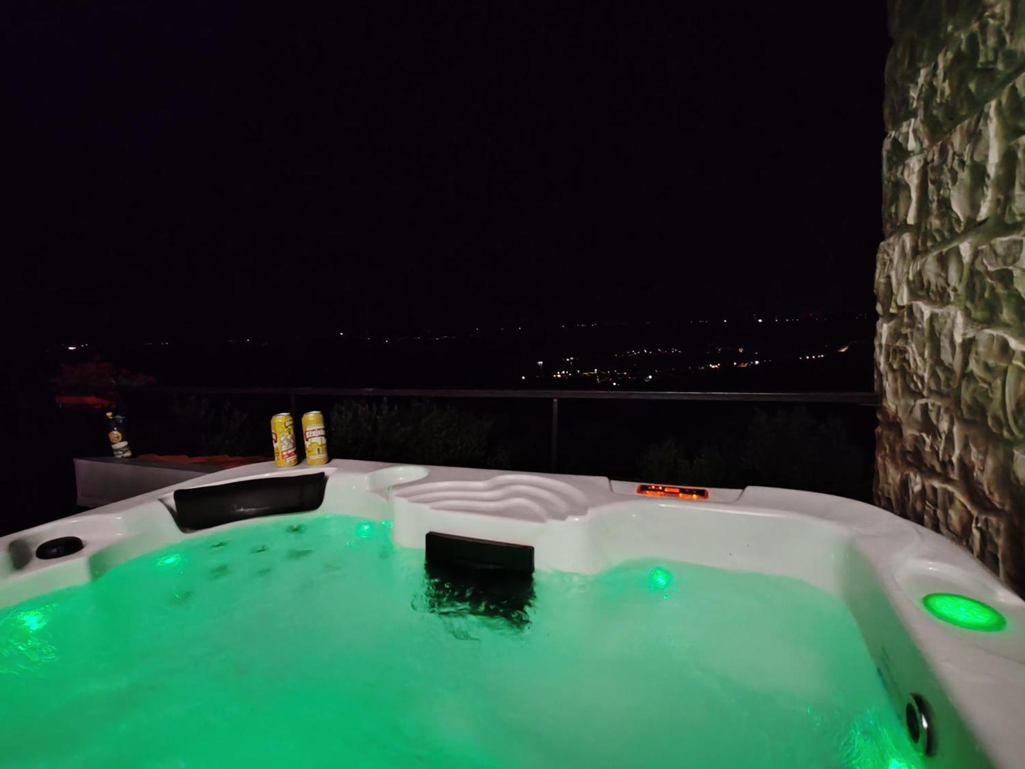 Vila New!!! Xl Swimming Pool With Waterfall