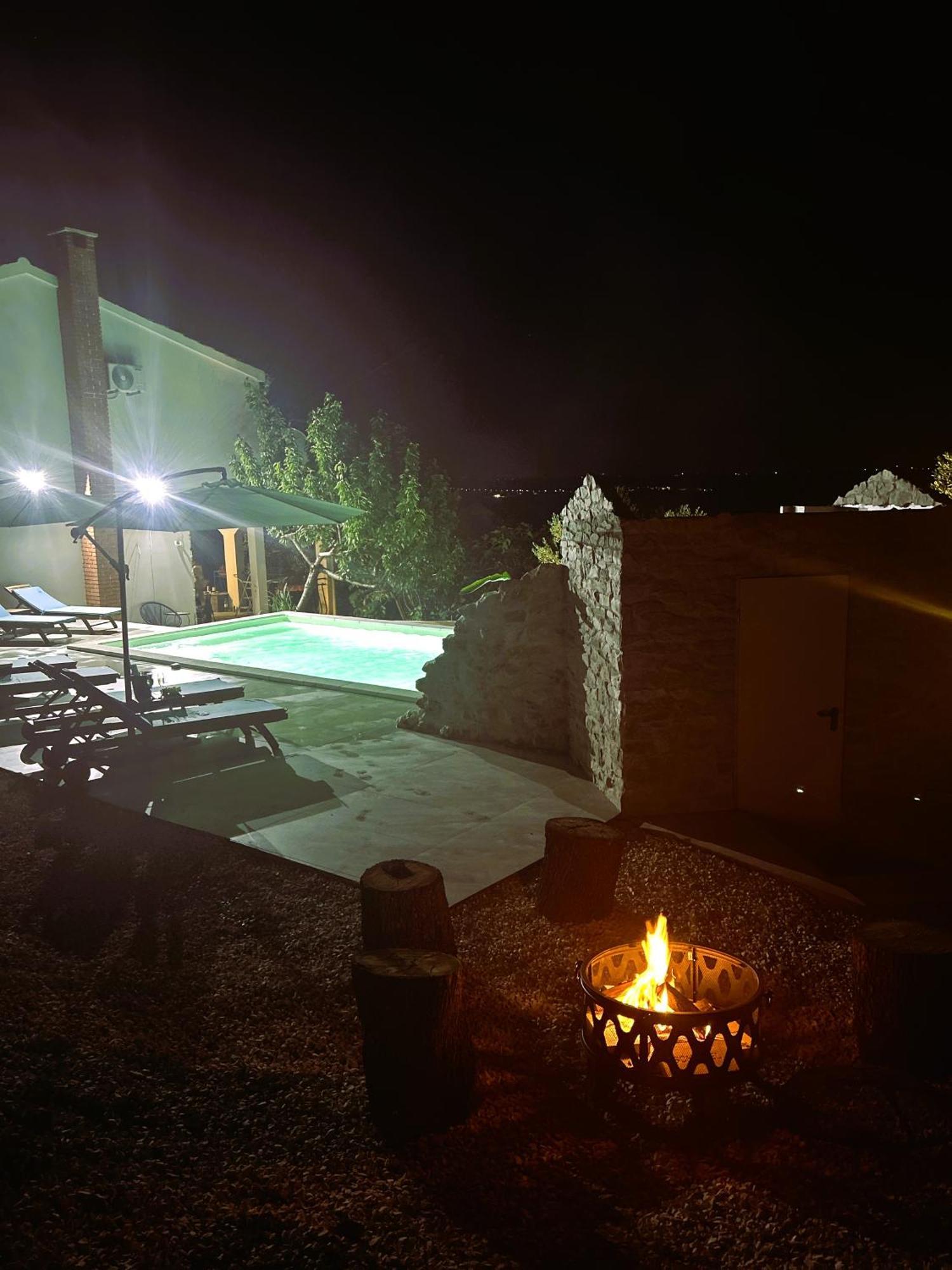Vila New!!! Xl Swimming Pool With Waterfall